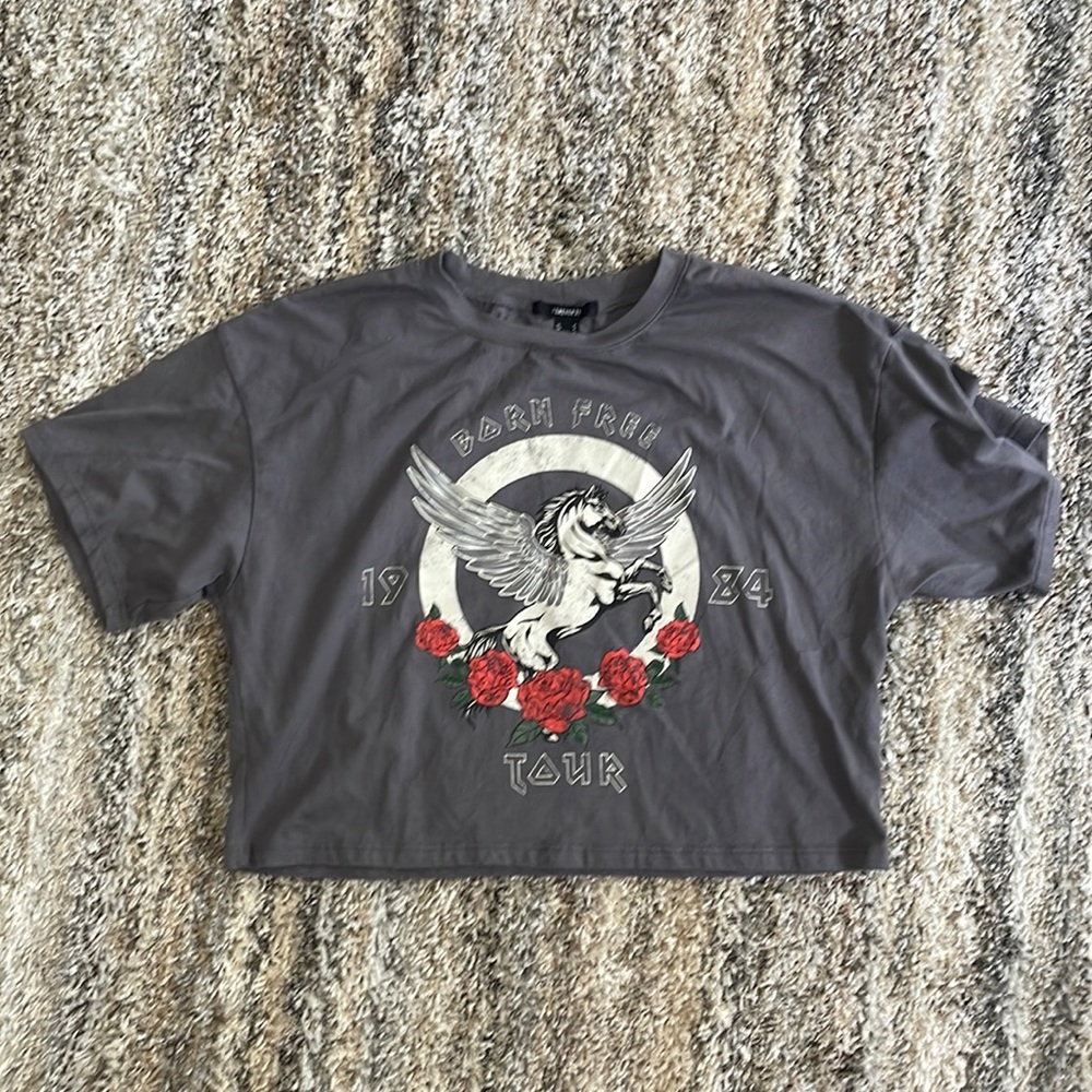 Forever 21 graphic tee size M.